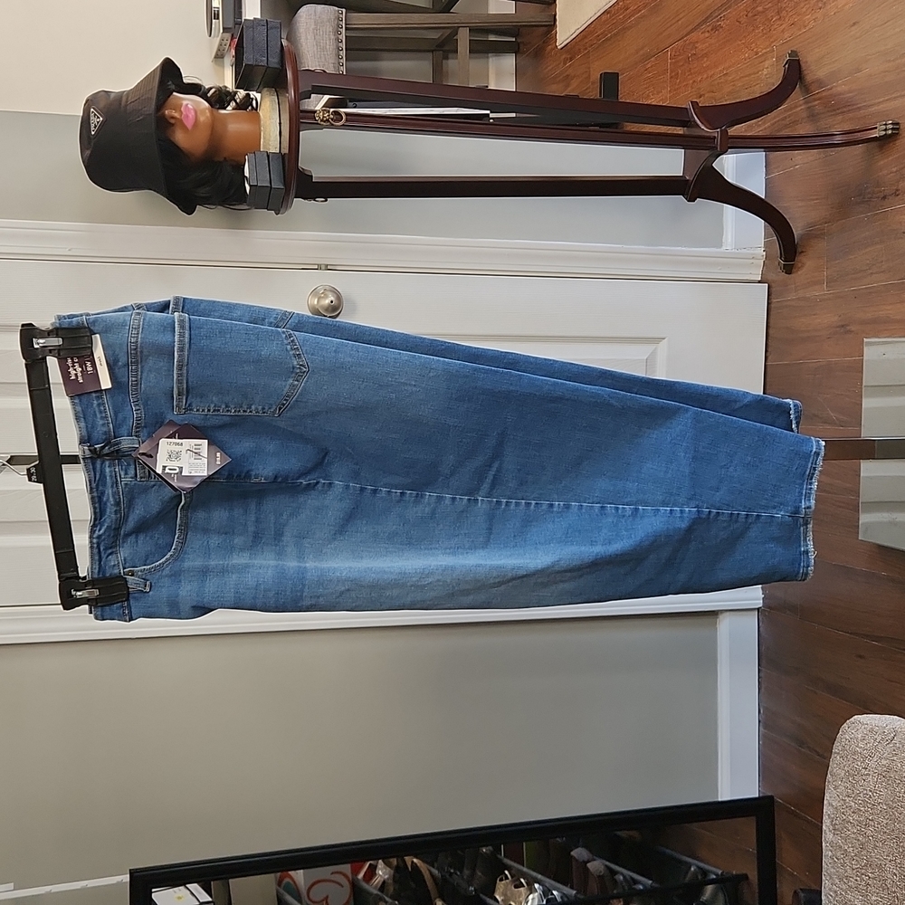 High Rise crop jeans